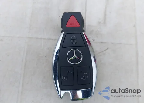 2016 Mercedes-Benz C 300 4Matic z USA, uszkodzony, nr VIN 55SWF4KB9GU103314